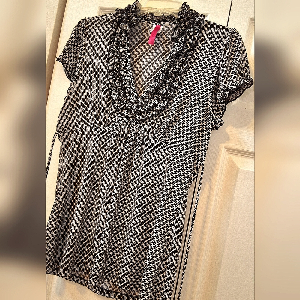 Heart & Soul, Large, Woman's Ruffled Neckline, Black&White Top